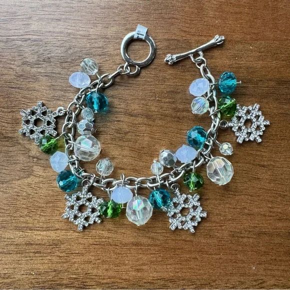 Pier One Imports Sparkle Snowflake Necklace & Bracelet Combo - Picture 5 of 10